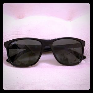 Black Sunglasses by Ray-Ban